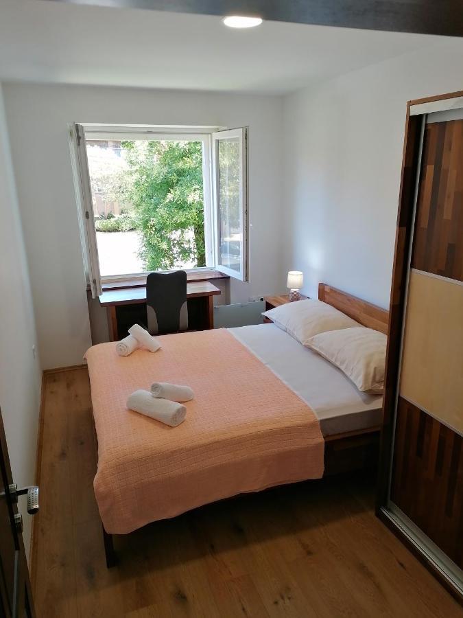 Apartment "B" 50 M From The Beach Zara Esterno foto