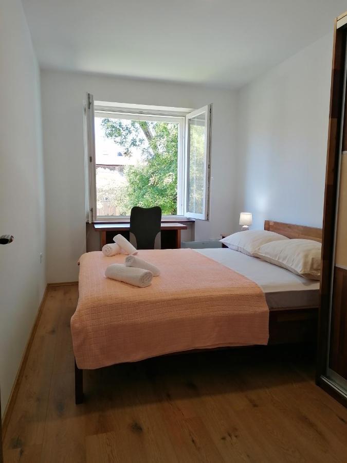 Apartment "B" 50 M From The Beach Zara Esterno foto