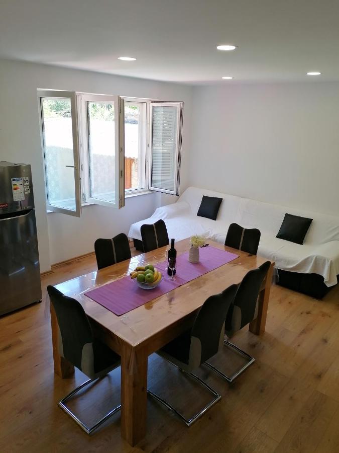 Apartment "B" 50 M From The Beach Zara Esterno foto