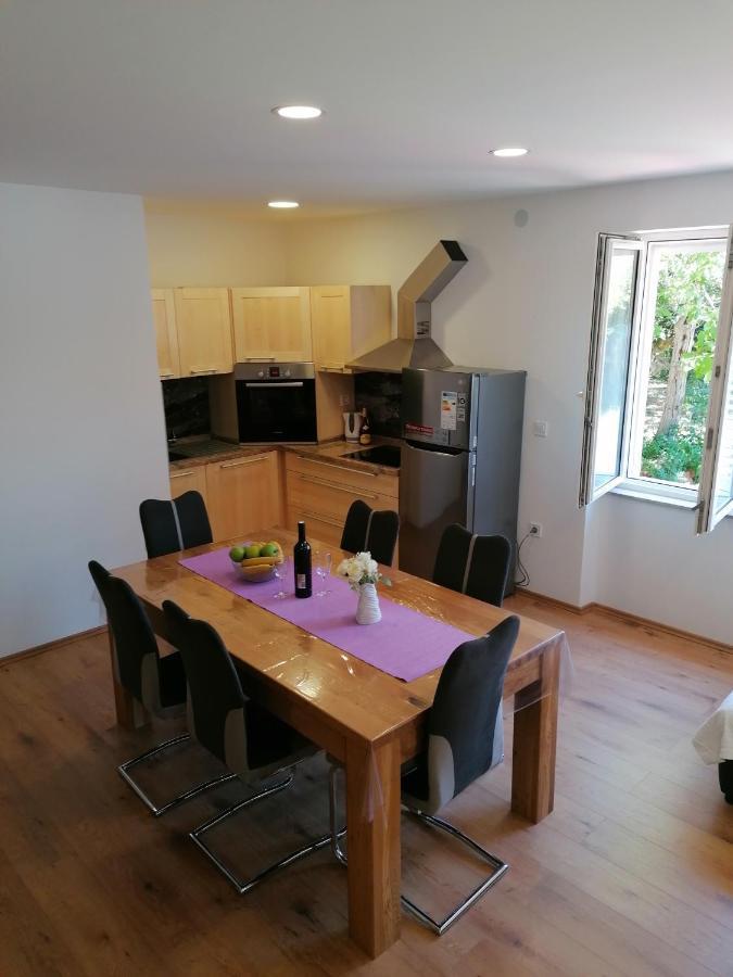 Apartment "B" 50 M From The Beach Zara Esterno foto