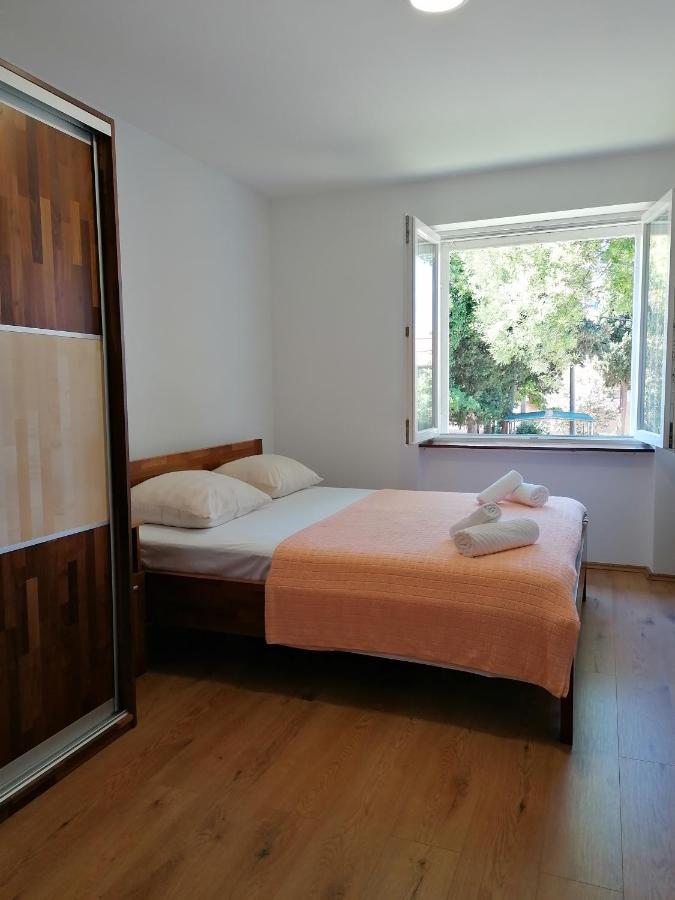Apartment "B" 50 M From The Beach Zara Esterno foto