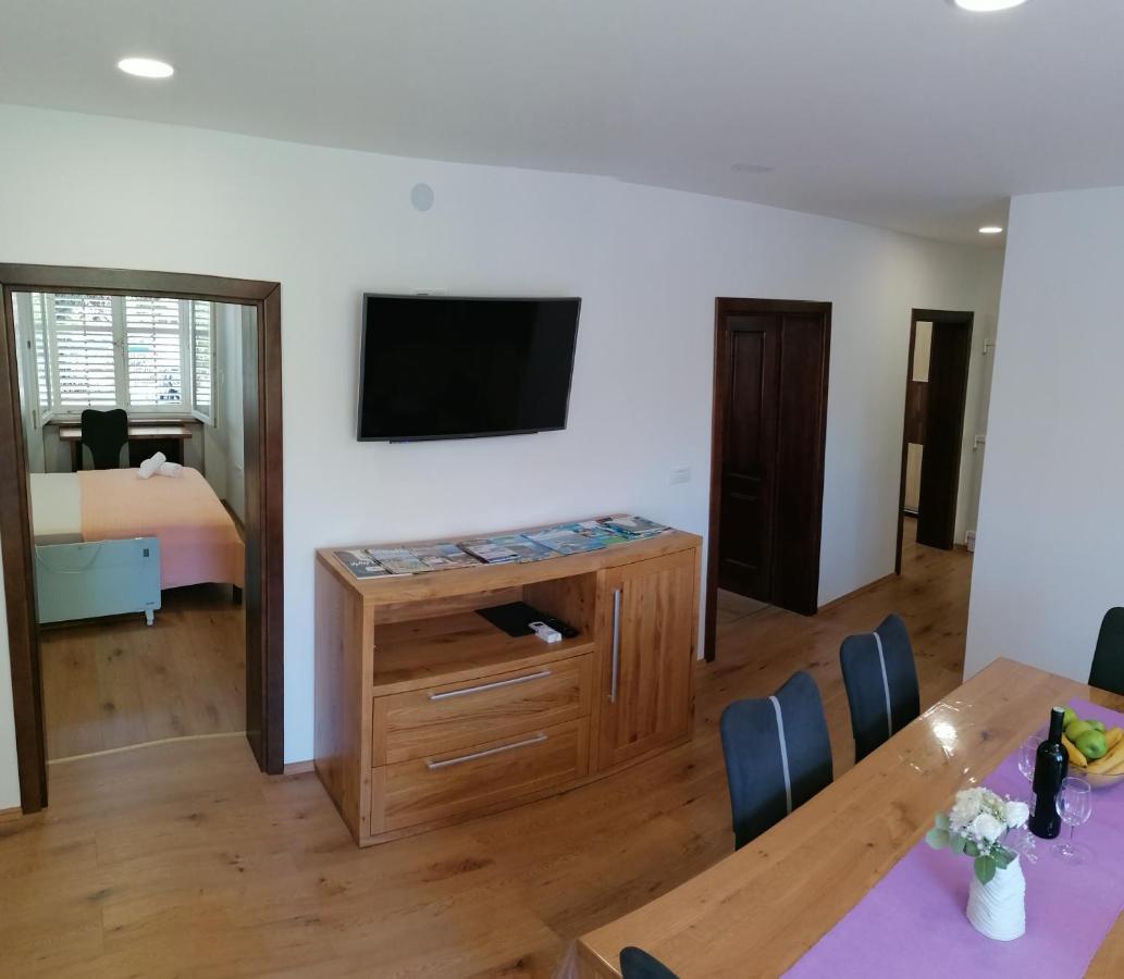 Apartment "B" 50 M From The Beach Zara Esterno foto